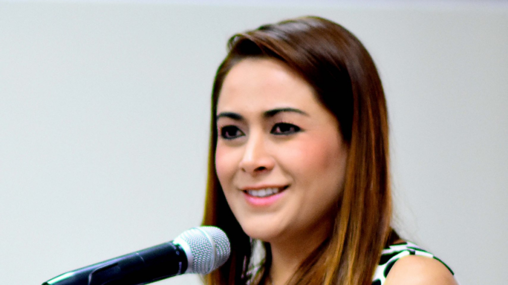 LLAMA TERE JIMÉNEZ A LA FEDERACIÓN A DETENER RECORTES DE RECURSOS PARA LOS MUNICIPIOS LLAMA TERE JIMÉNEZ A LA FEDERACIÓN A DETENER RECORTES DE RECURSOS PARA LOS MUNICIPIOS